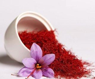 زعفران ضد افسردگی| قدرت کروسین در کاهش استرس، اضطراب و بهبود خواب